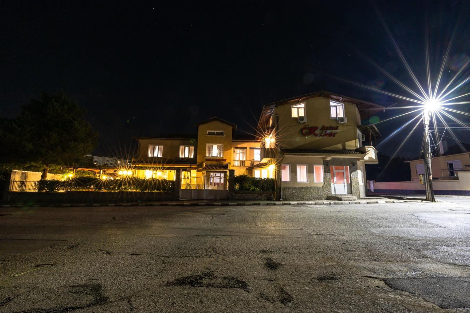 Hotel Kibor Gulubovo  ภายนอก รูปภาพ