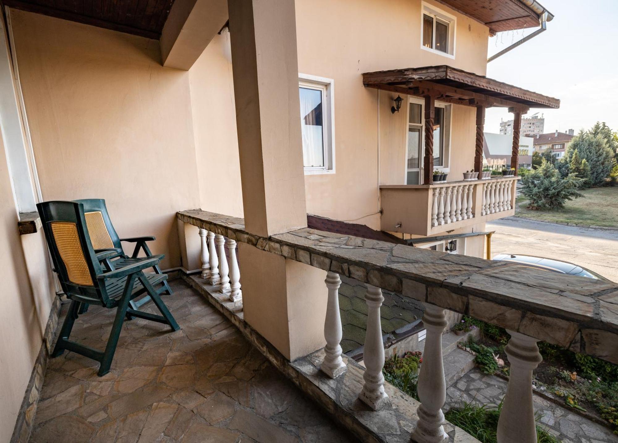 Hotel Kibor Gulubovo  ภายนอก รูปภาพ
