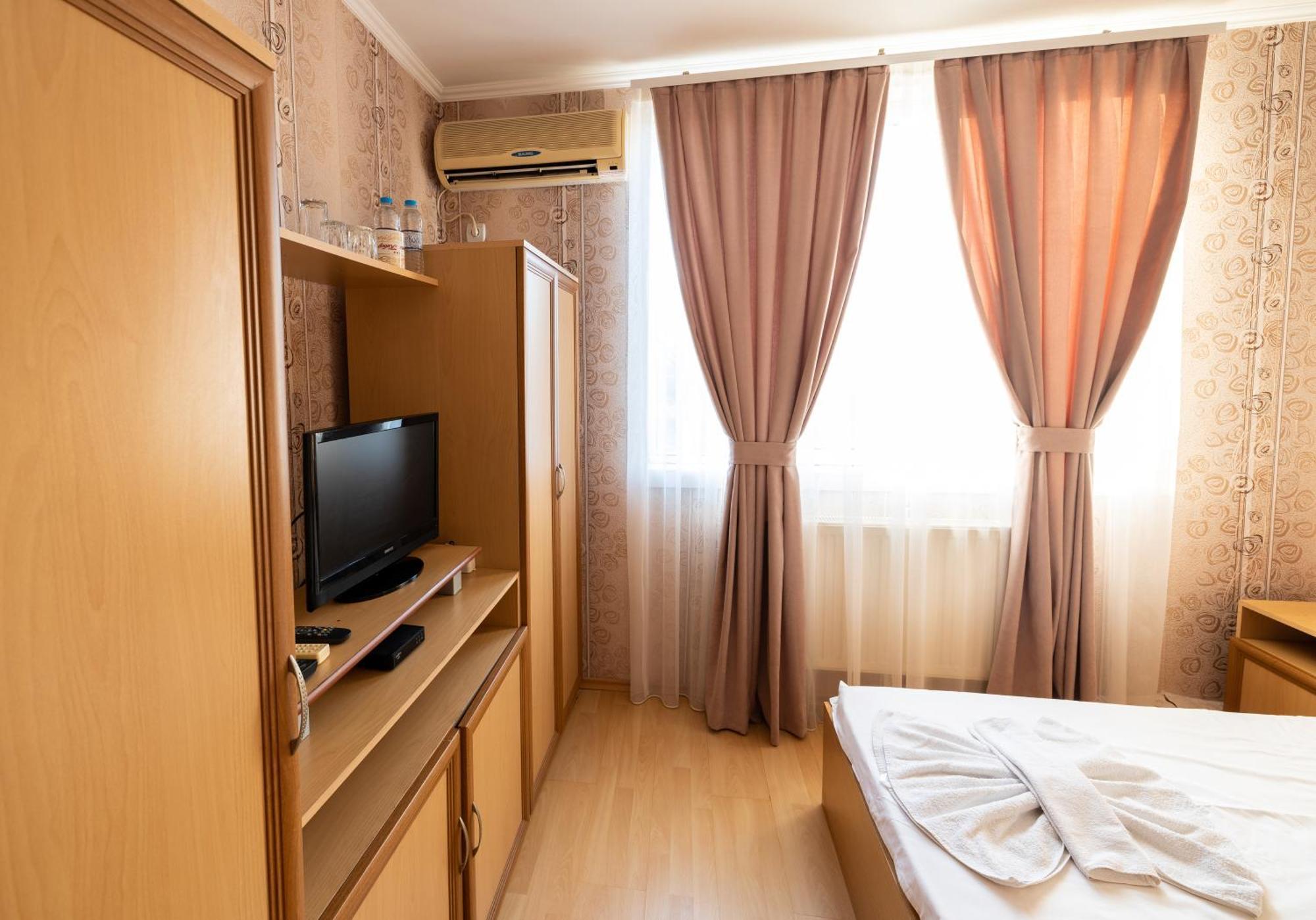 Hotel Kibor Gulubovo  ภายนอก รูปภาพ