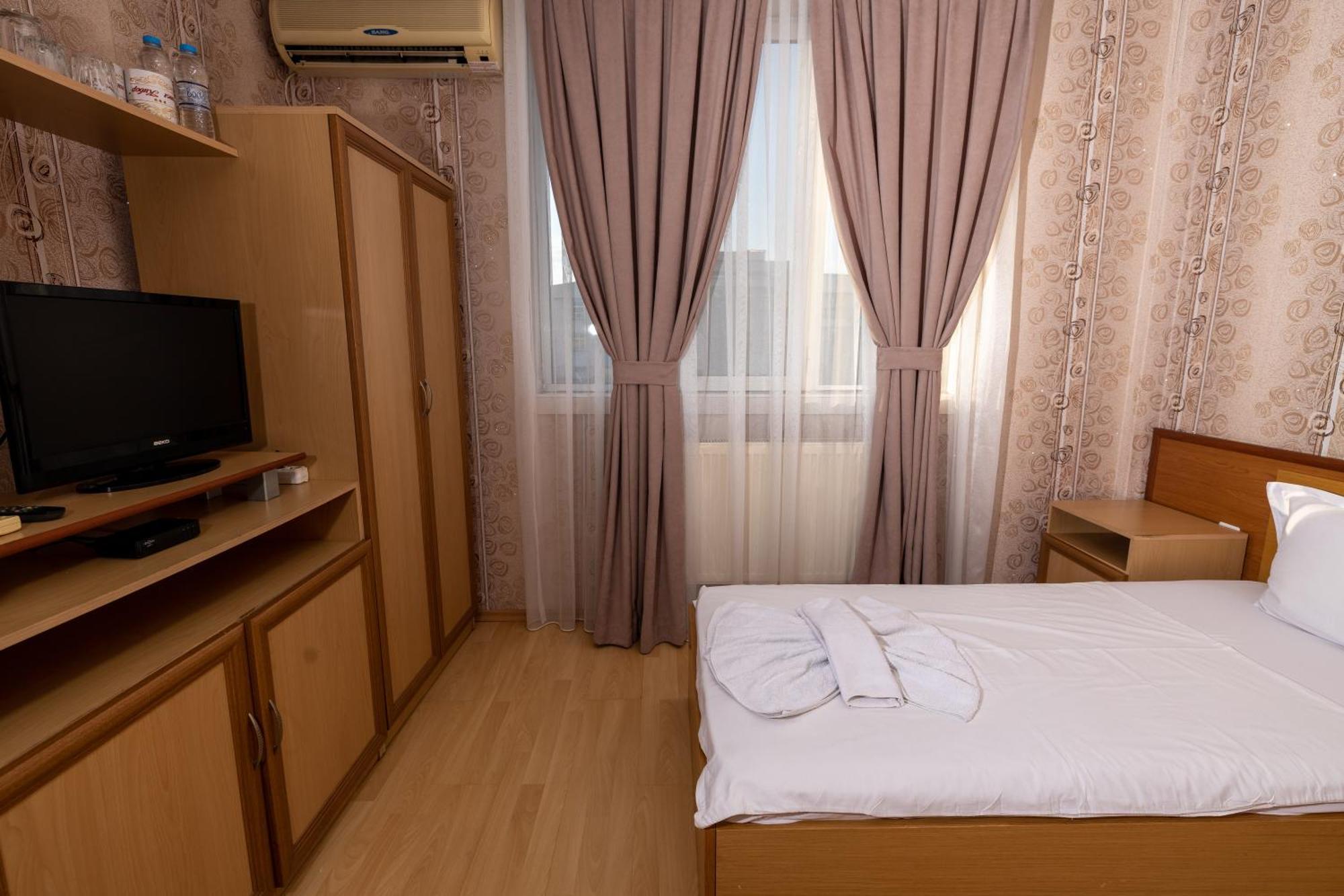 Hotel Kibor Gulubovo  ภายนอก รูปภาพ