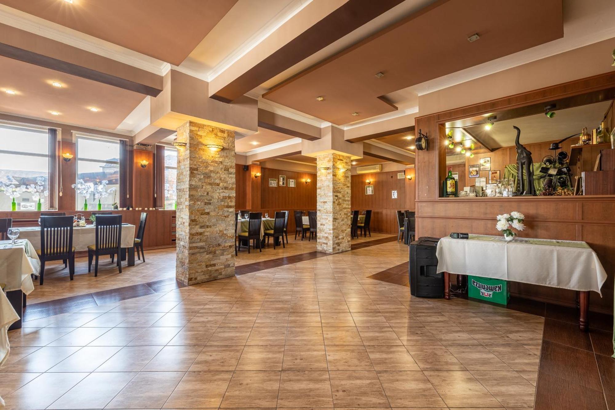 Hotel Kibor Gulubovo  ภายนอก รูปภาพ