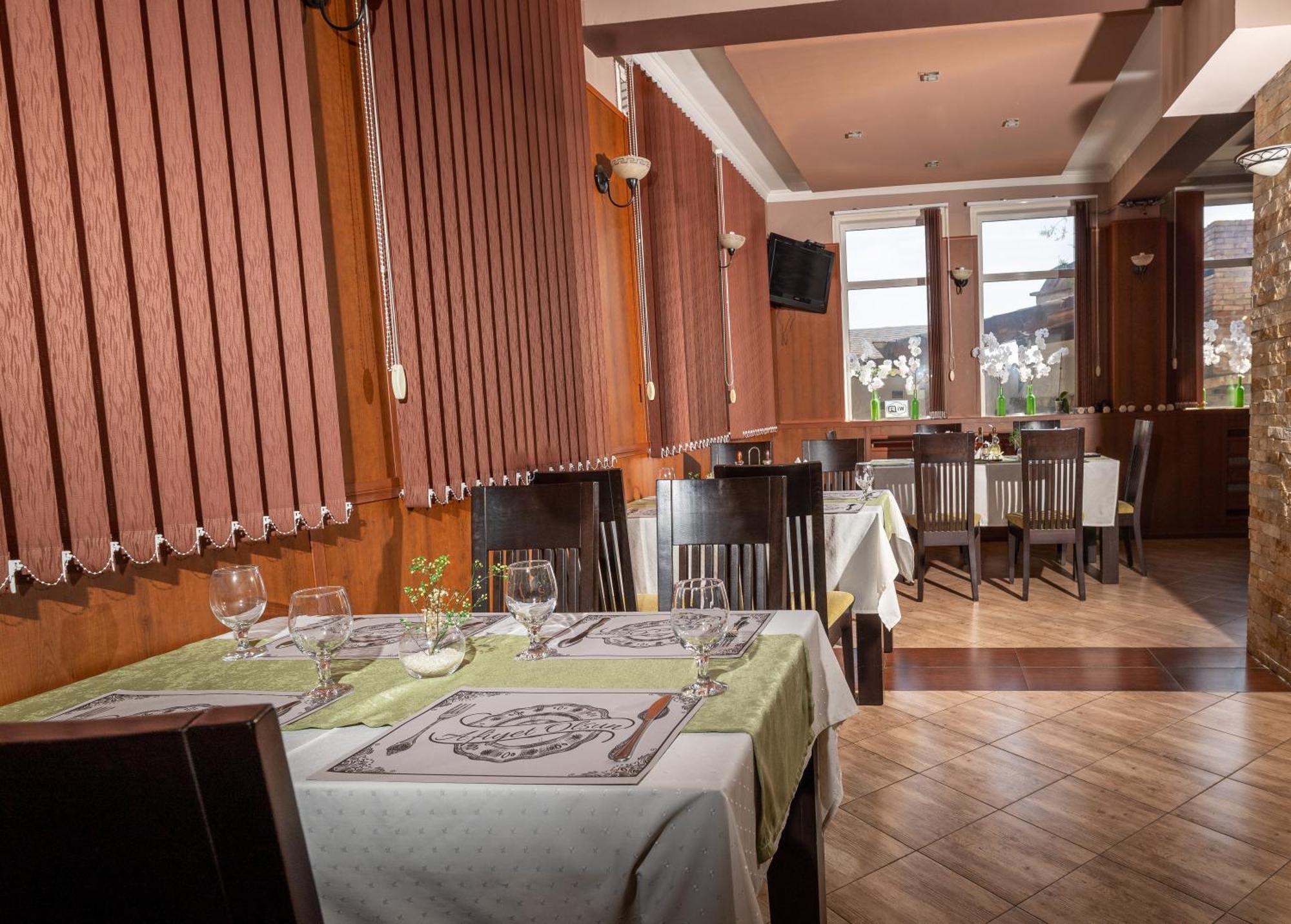 Hotel Kibor Gulubovo  ภายนอก รูปภาพ