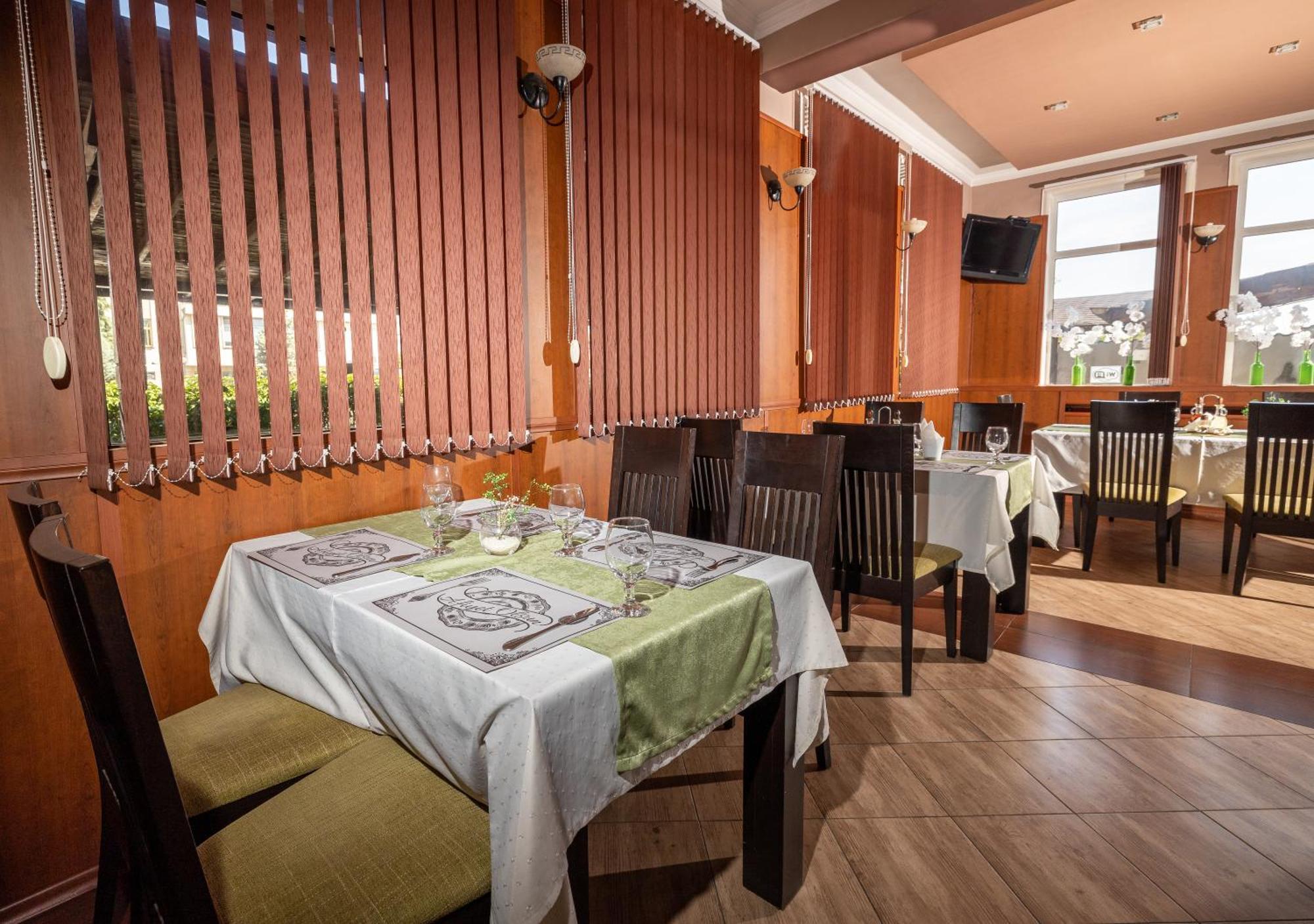 Hotel Kibor Gulubovo  ภายนอก รูปภาพ