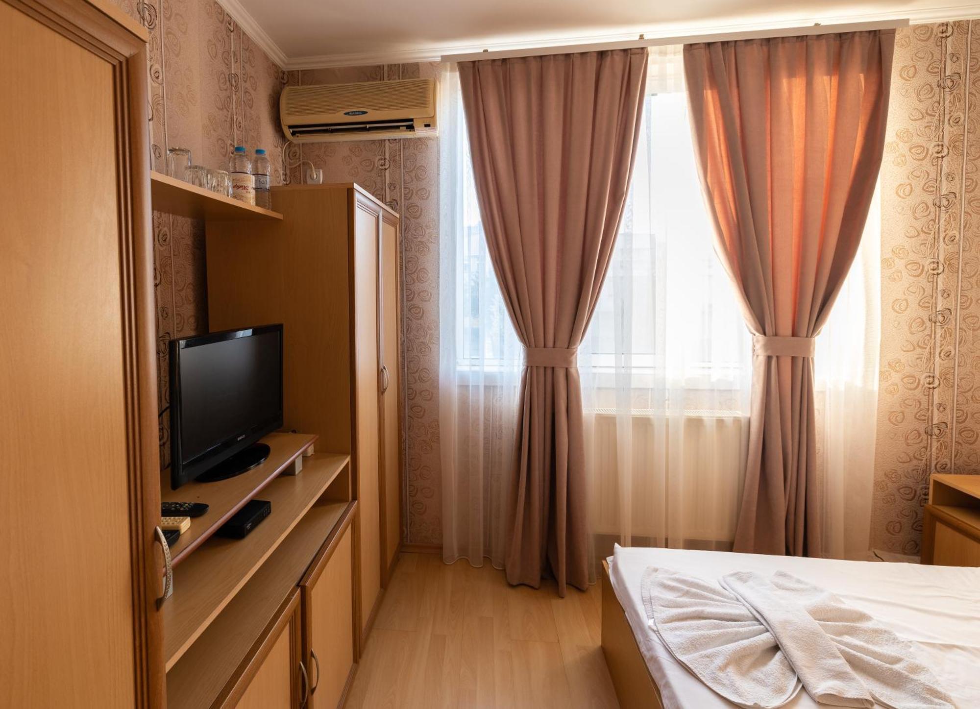 Hotel Kibor Gulubovo  ภายนอก รูปภาพ