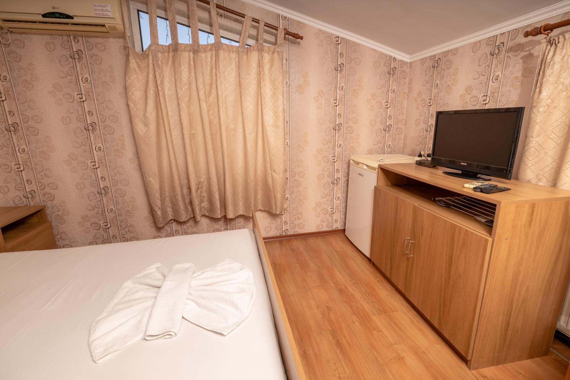 Hotel Kibor Gulubovo  ภายนอก รูปภาพ