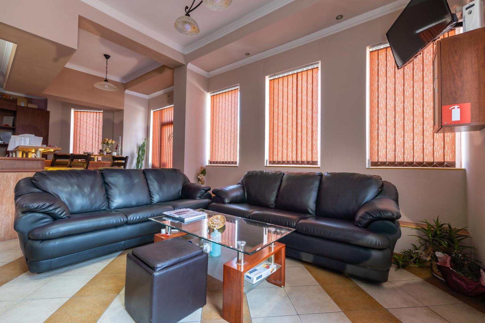 Hotel Kibor Gulubovo  ภายนอก รูปภาพ