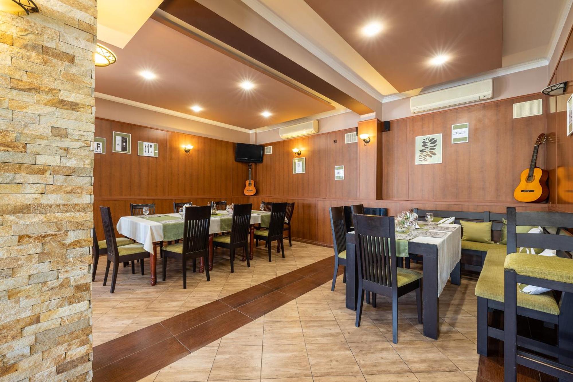 Hotel Kibor Gulubovo  ภายนอก รูปภาพ