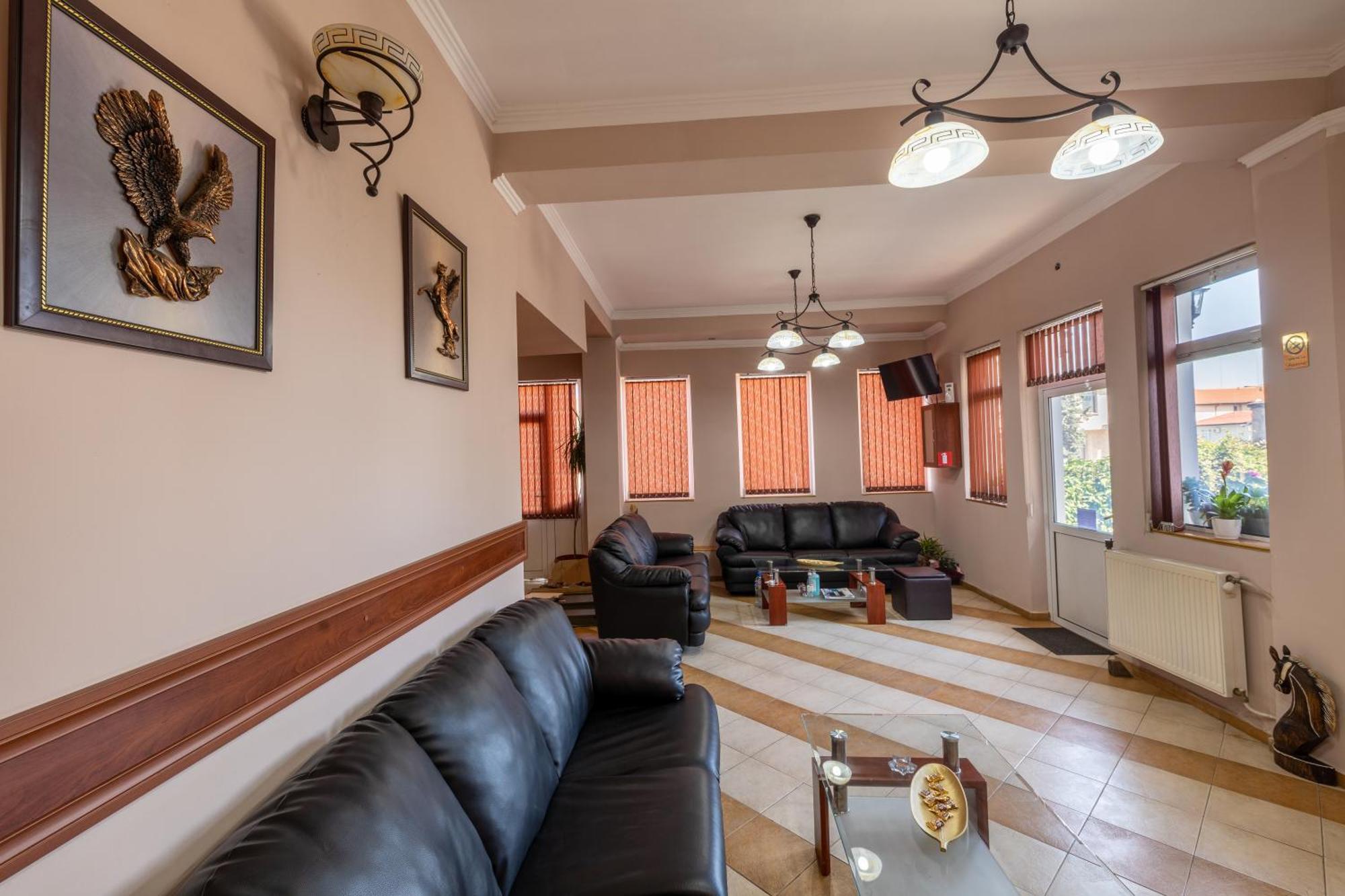 Hotel Kibor Gulubovo  ภายนอก รูปภาพ