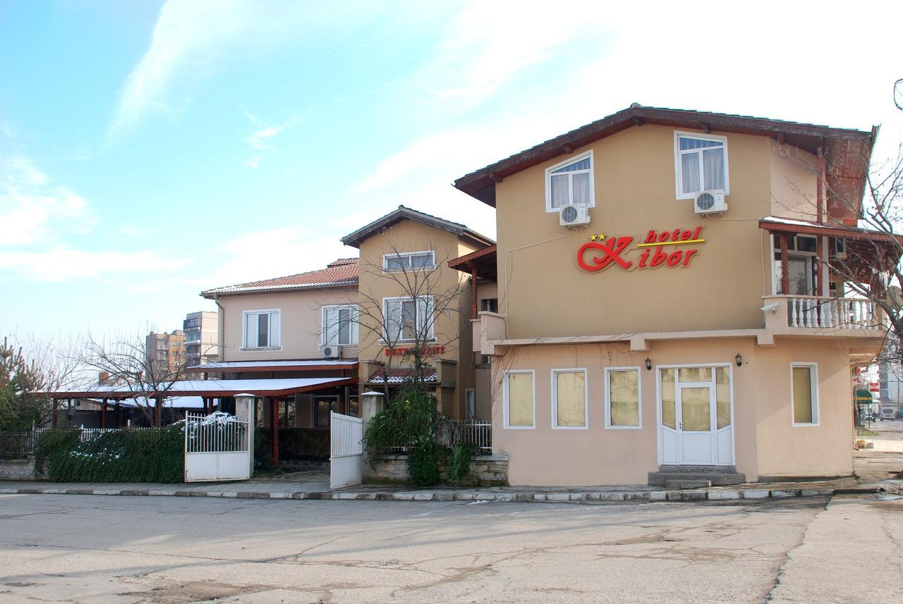 Hotel Kibor Gulubovo  ภายนอก รูปภาพ